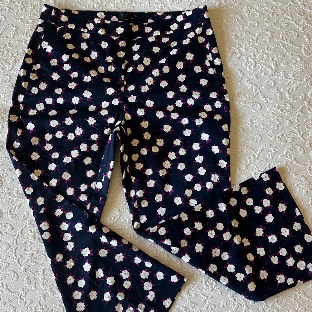 NWT J. Crew l Hayden Kickout Crop in Scattered Peony Print, 12 - Picture 3 of 11